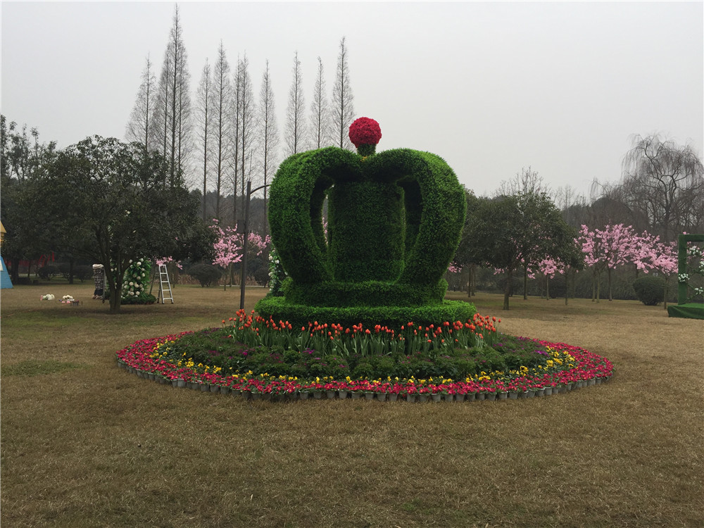 成都仿真绿植造型雕塑案例，广汉三星堆植物绿雕 (6)