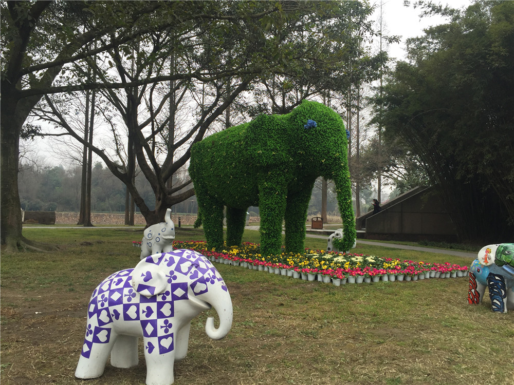 成都仿真绿植造型雕塑案例，广汉三星堆植物绿雕 (7)